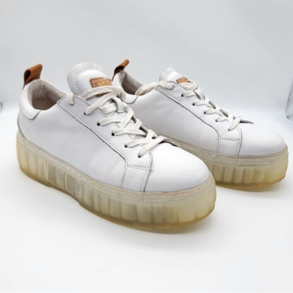 42 GOLD Glee White Sneakers Womens Size 8 Medium